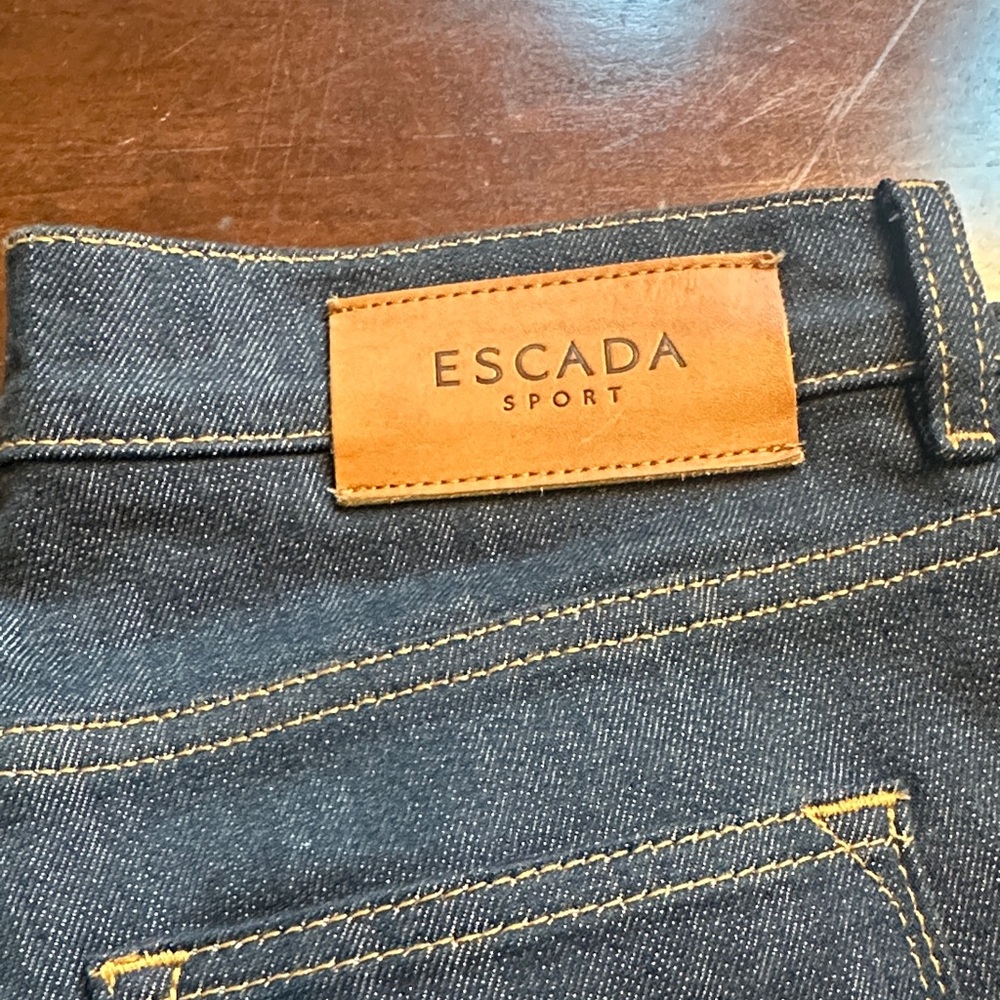 Escada women Deep Indigo Jeans - Picture 2 of 16
